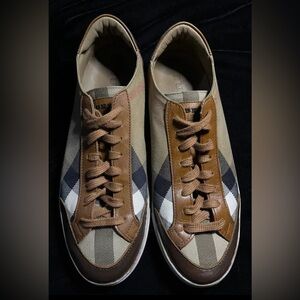 SOLD‼️‼️‼️🎊 Burberry shoes size 38